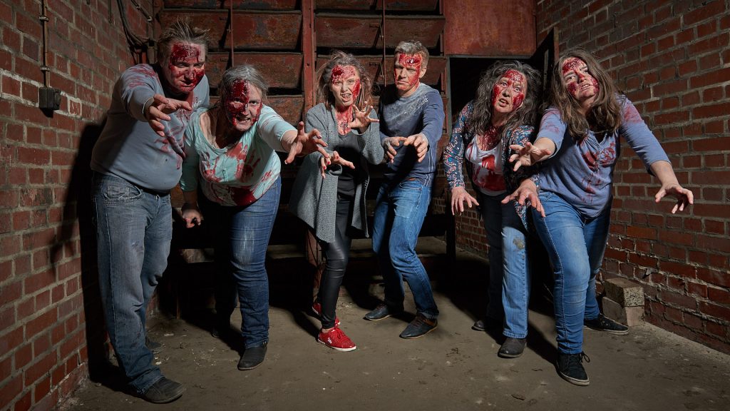 Ein Trudel Zombies im Keller des Volksbades Nürnberg.