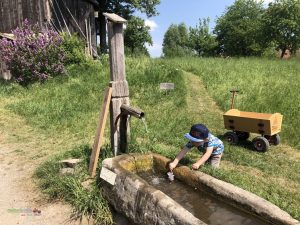Fränkisches Freilandmuseum - mit Wasser spielen geht immer