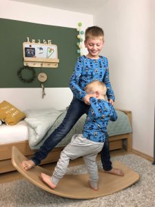 Wobbel Board - ideal für zwei Kinder