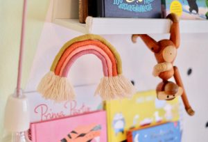 DIY Regenbogen Dekohänger - Rainbow Wall Hanger im Kinderzimmer